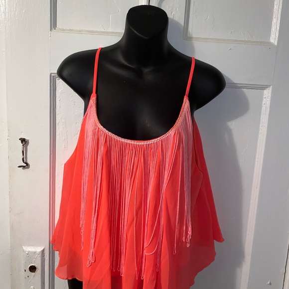 Cute top - Picture 2 of 3